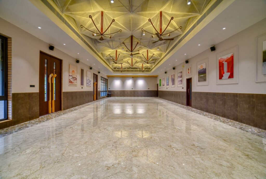 Indoor sessions, outdoor breakouts