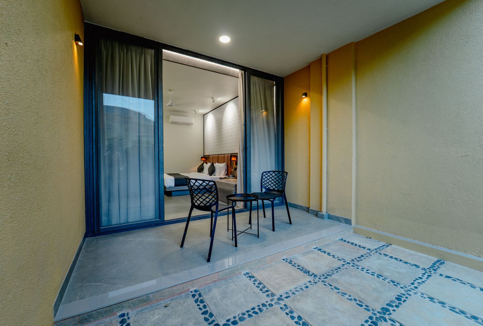 Grand Oasis Room (5)